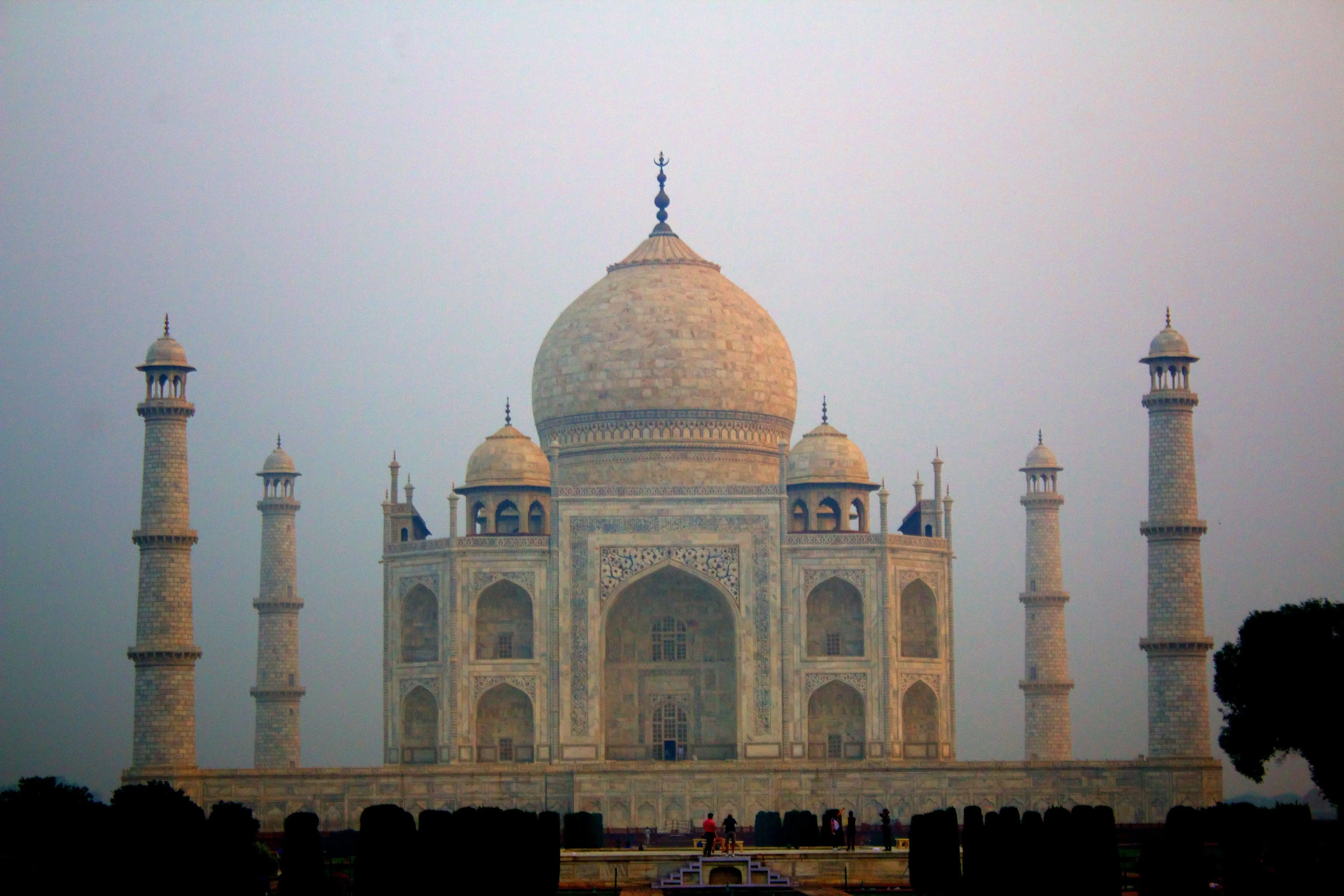 Sunrise Taj Mahal and Agra tour from Delhi by Car