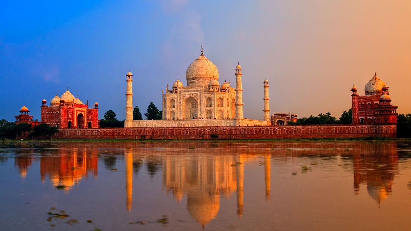 Sunrise Taj Mahal and Agra tour from Delhi by Car