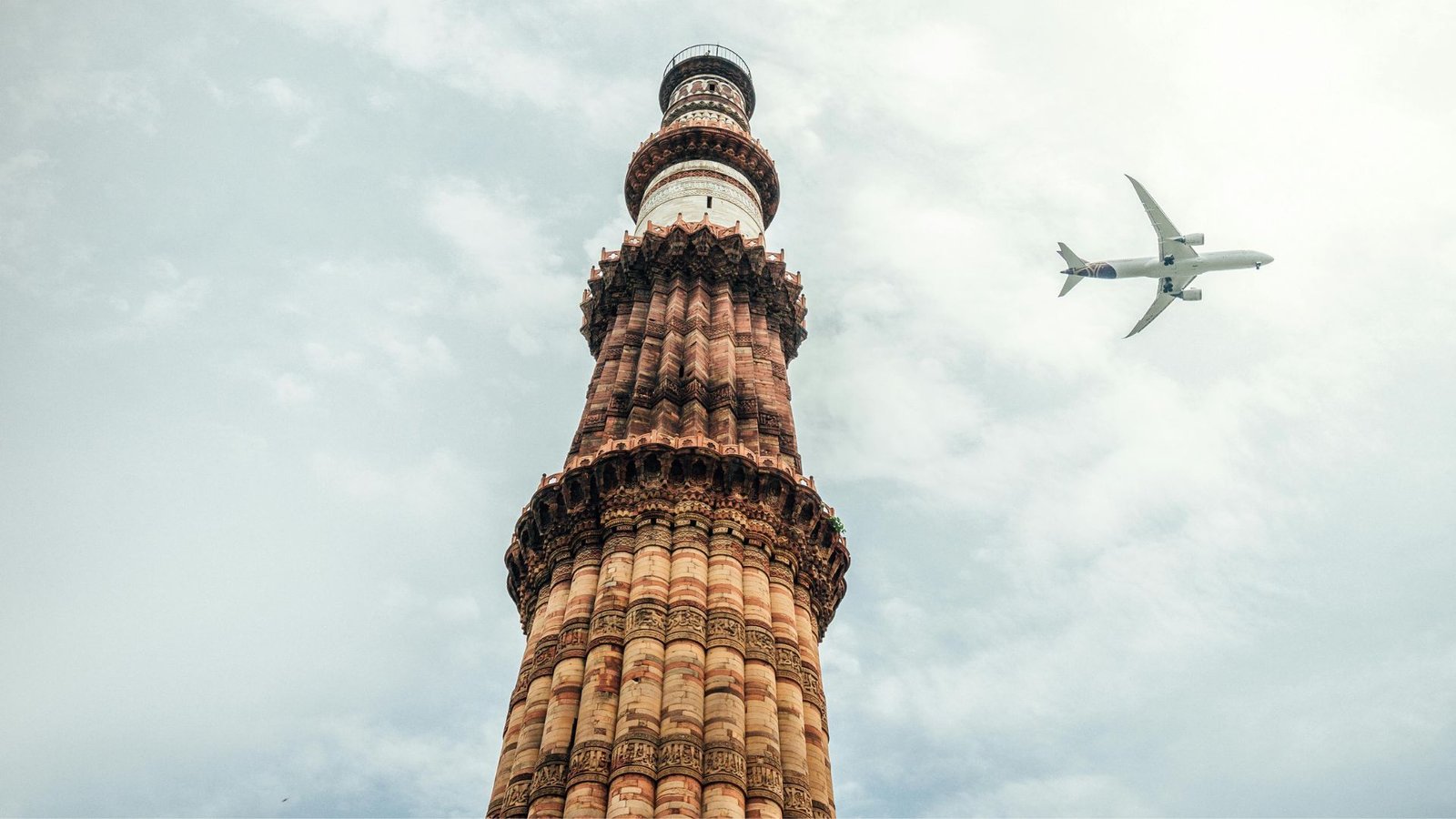 Delhi Spiritual Sightseeing Day Tour: 6 hours side image 1